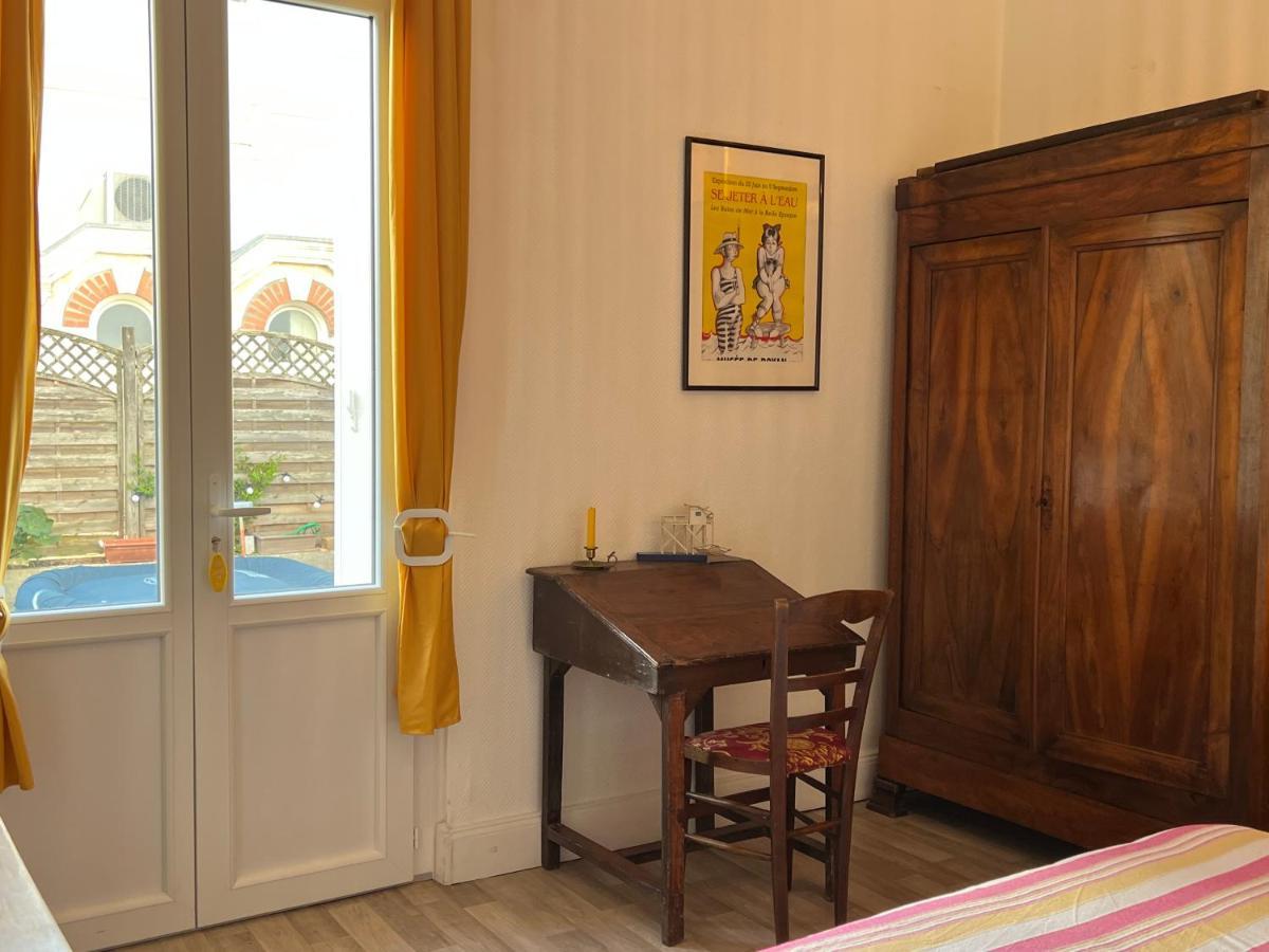 Chambre Sur La Falaise De Pontaillac Vaux-sur-Mer Exteriör bild